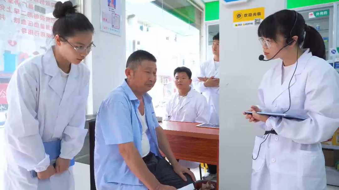 【党员先锋】朱含慧：暖心好导师 热心志愿者
