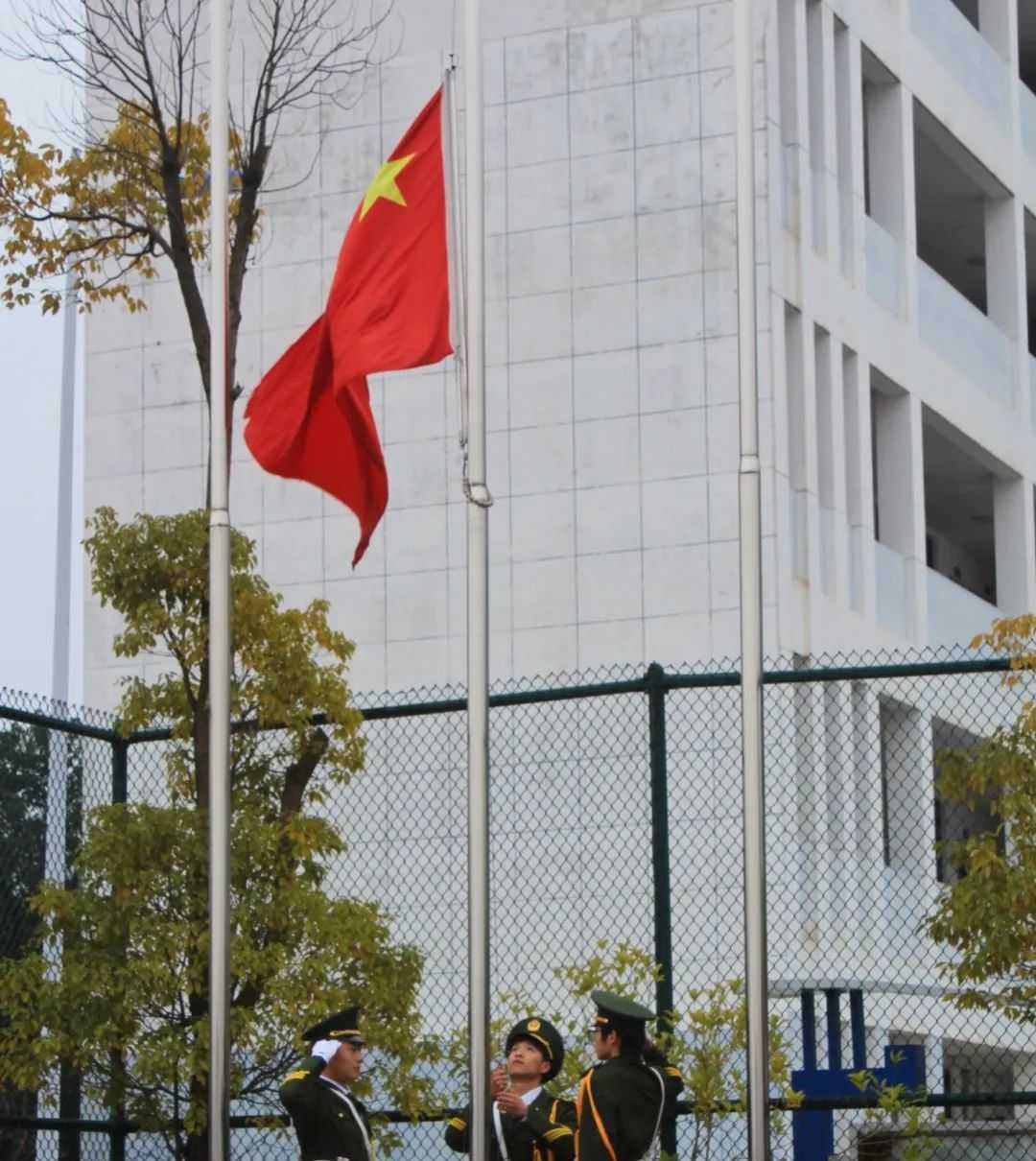 启航新征程 一起向未来 | 我校举行新学期第一次升旗仪式