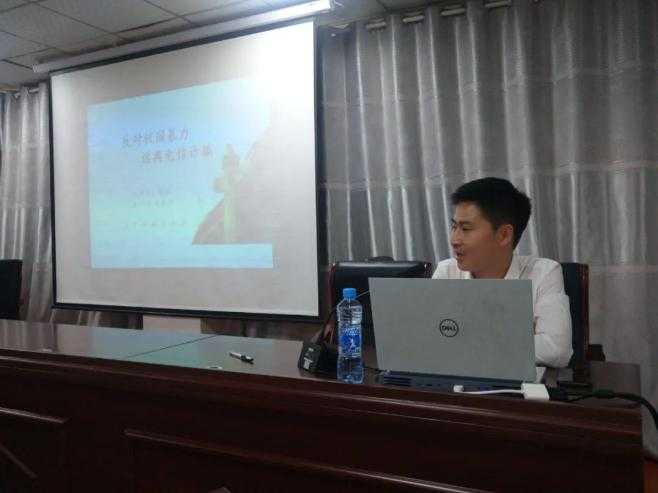 反对校园暴力，远离电信诈骗 | 鄱阳卫校开展“送法进校园”专题讲座