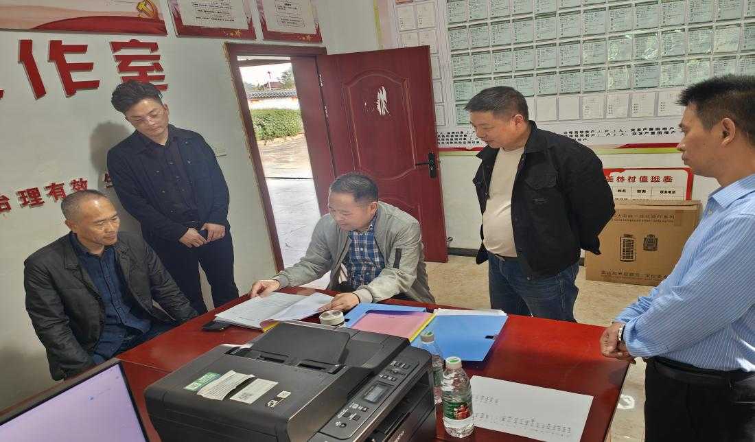 聚焦产业帮扶 助推乡村振兴 | 鄱阳卫校党委书记汤丁山赴帮扶村开展调研活动