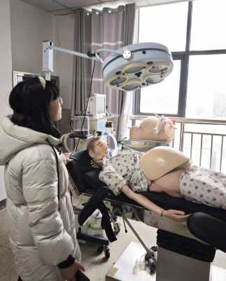 筑牢安全防线 保障实训教学| 鄱阳卫校开展春季开学实训室安全隐患大检查